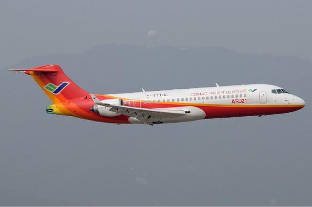 苏霍伊造战斗机行 造民用飞机也不错 SSJ100数十倍于商飞ARJ21